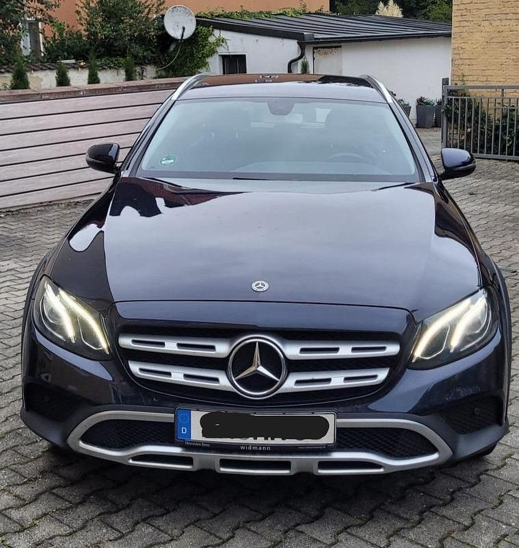 Gebraucht Mercedes E350 258 PS (189 kW) 2018 Blau Kombi