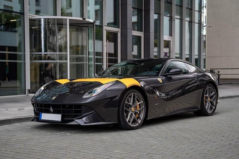Schwarz Gebraucht 2015 Ferrari F12 | 266.200 € - Bild 1/4