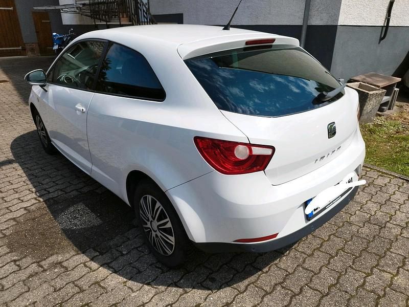 Weiß Gebraucht 2010 Seat Ibiza Style Kleinwagen | 3.300 € (Fairer Preis) - Bild 1/4