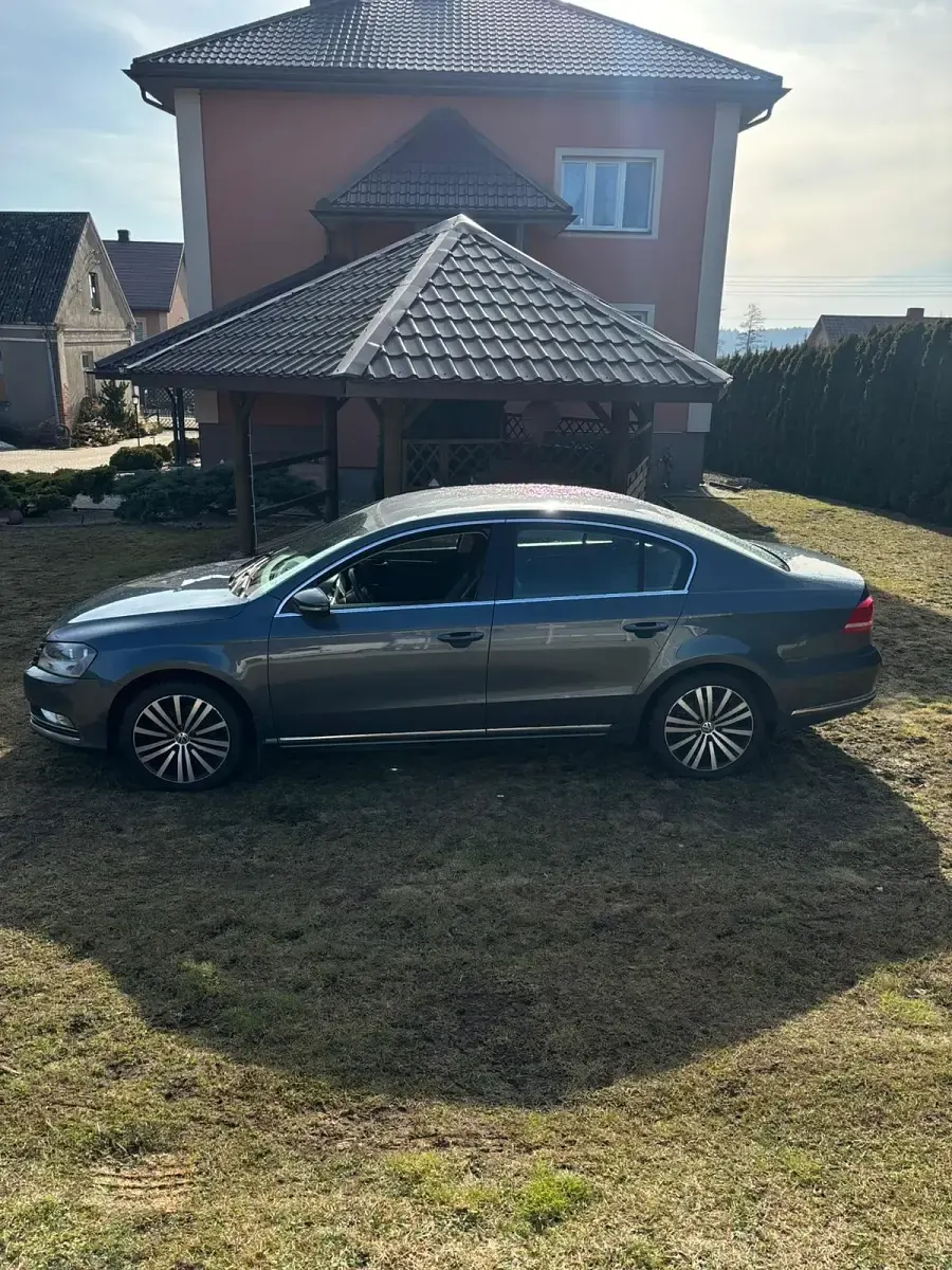 Gebraucht VW Passat 160 PS (117 kW) 2012 Blau Limousine