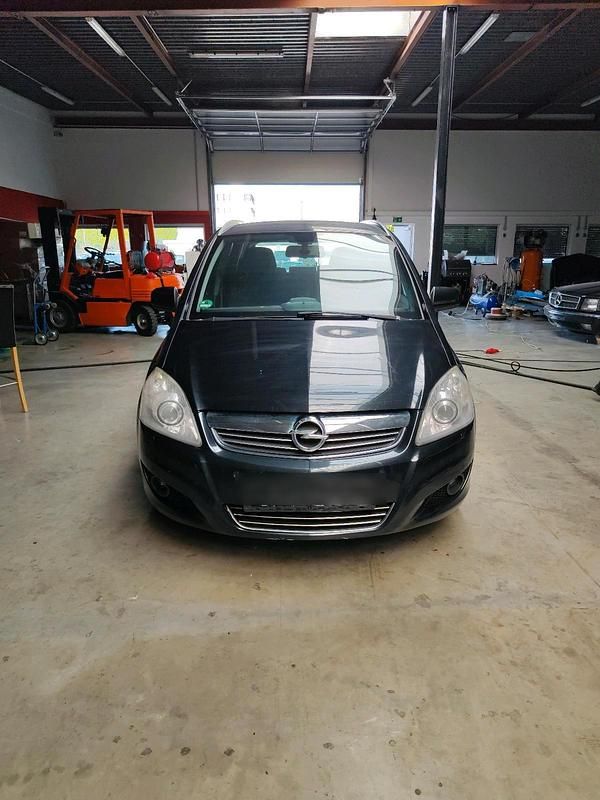 Gebraucht 2014 Opel Zafira Van / Kleinbus | 2.850 € (Superpreis) - Bild 1/4
