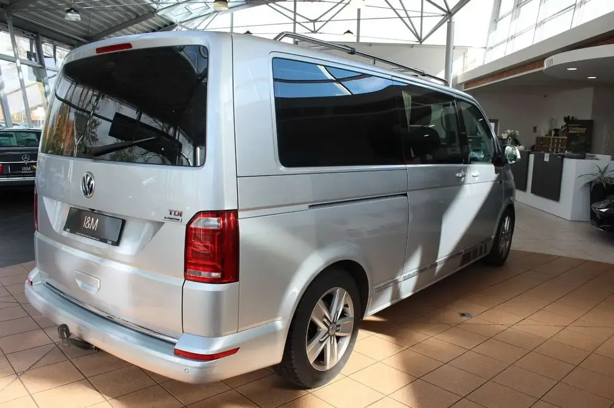 Gebraucht VW Caravelle 204 PS (150 kW) 2016 Reflexsilber Van