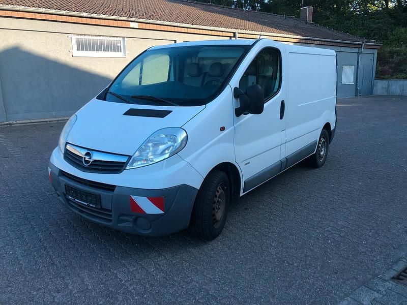 Weiß Gebraucht 2014 Opel Vivaro Van | 5.800 € (Fairer Preis) - Bild 1/4