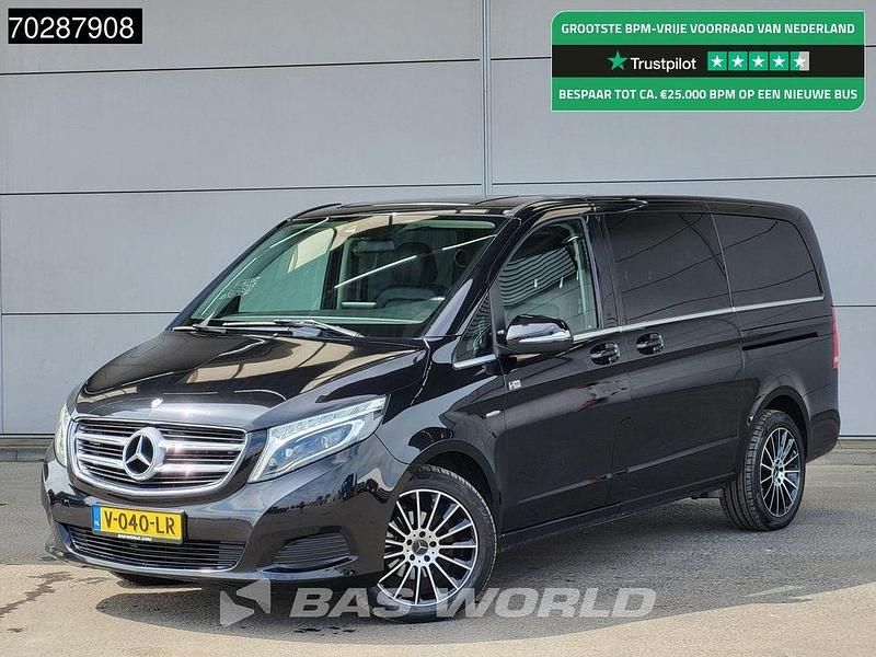 Schwarz Gebraucht 2016 Mercedes V200 Van / Kleinbus | 31.339 € (Fairer Preis) - Bild 1/4