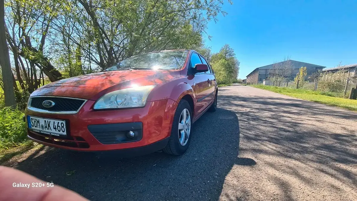 Gebraucht Ford Focus 105 PS (77 kW) 2007 Rot Limousine