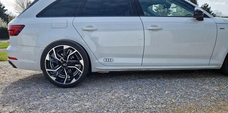 Gebraucht Audi A4 Ambiente 190 PS (139 kW) 2019 Weiß Kombi