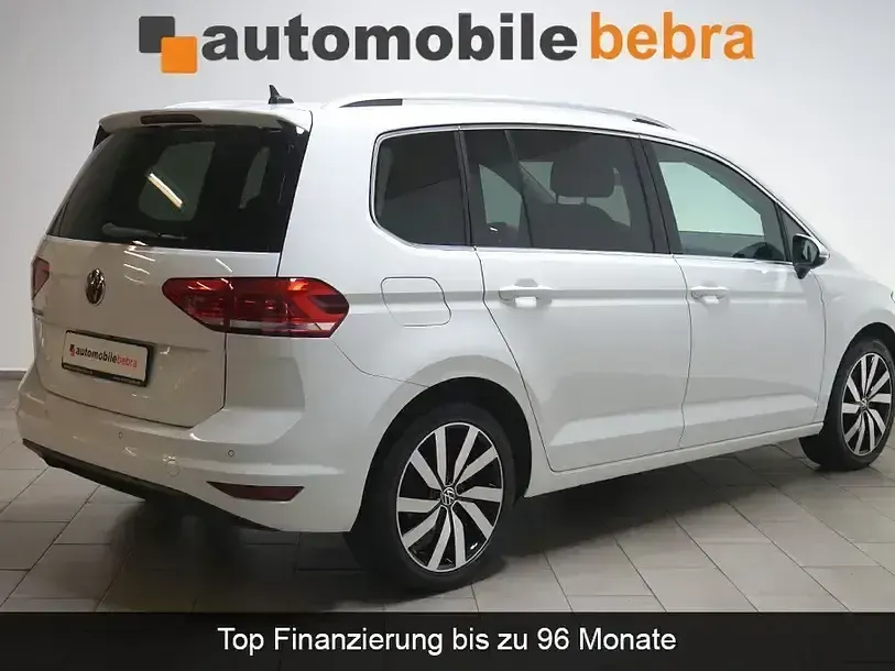Gebraucht VW Touran Highline 150 PS (110 kW) 2020 Pure white Van / Kleinbus