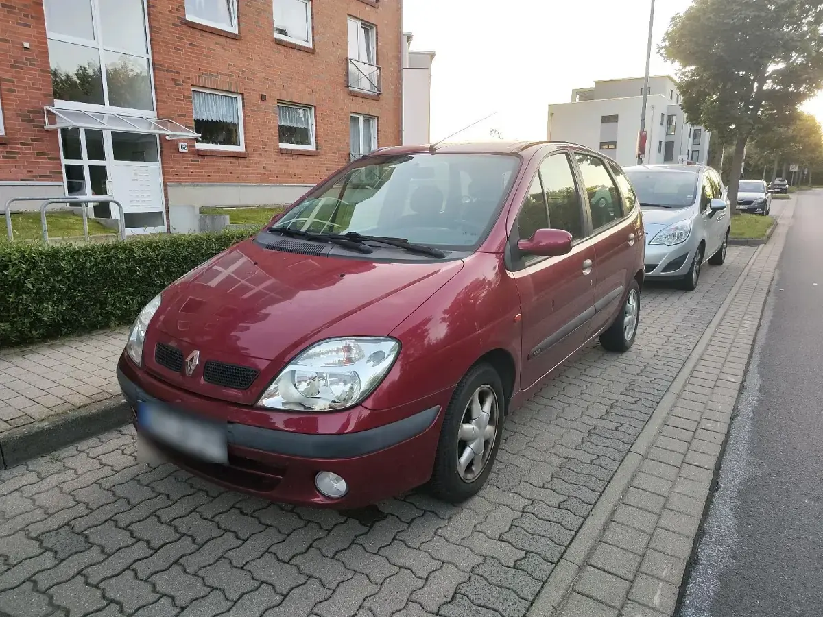 Gebraucht Renault Mégane 107 PS (78 kW) 2000 Rot Kleinwagen