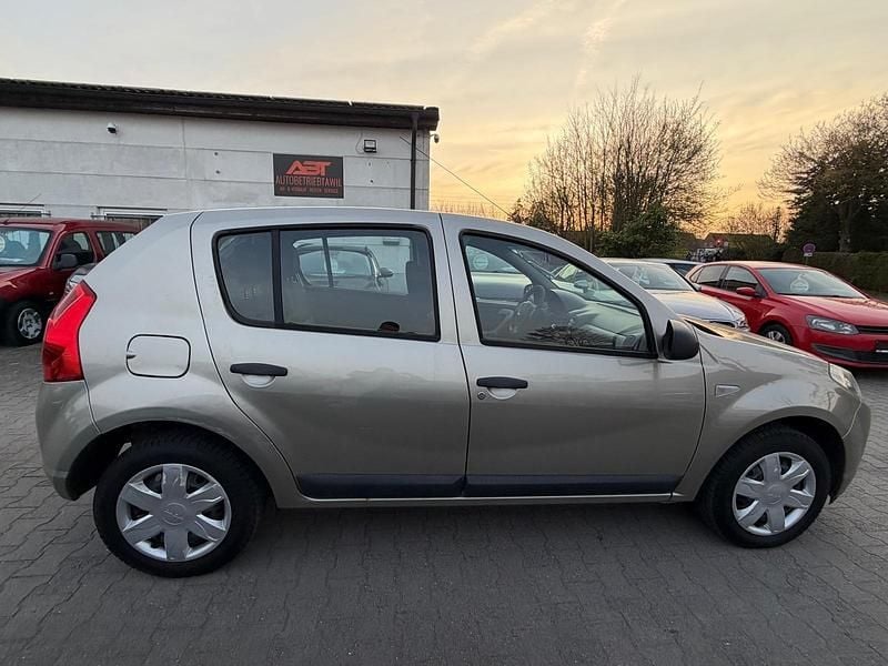 Second-hand Dacia Sandero 75 CP (55 kW) 2009 Other Hatchback