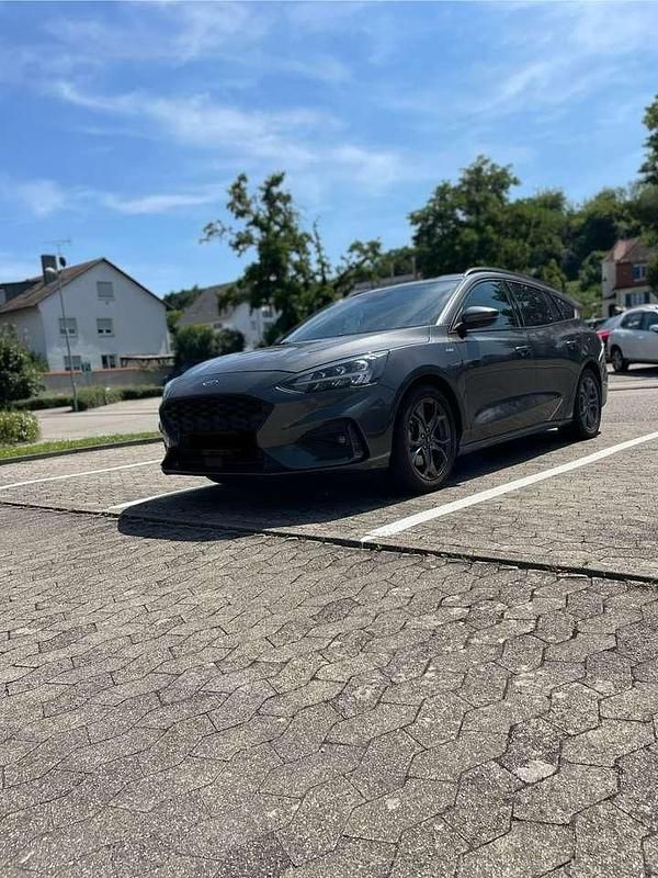 Usata Ford Focus ST-Line 155 CV (114 kW) 2020 Grigio Station wagon