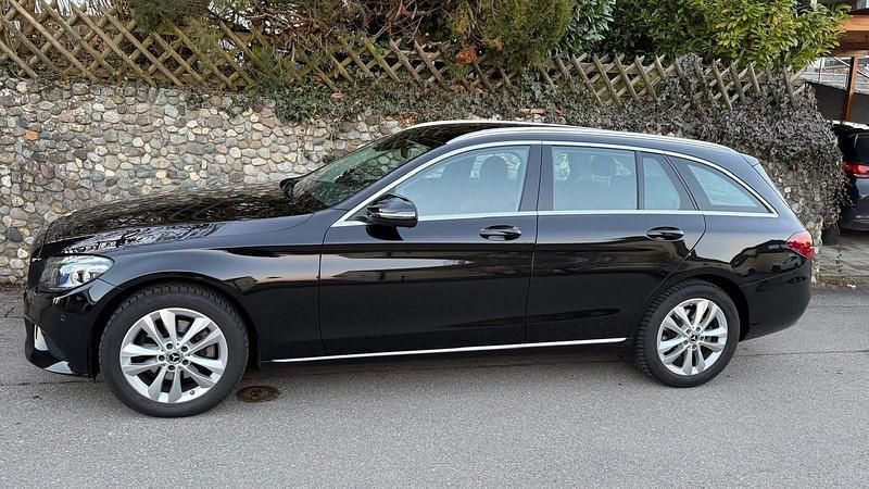 Gebraucht Mercedes C220 194 PS (142 kW) 2020 Schwarz Kombi