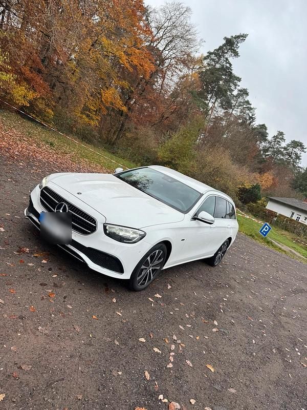 Weiß Gebraucht 2021 Mercedes E300 Kombi | 26.000 € (Superpreis) - Bild 1/4