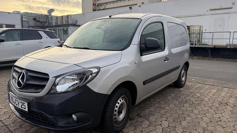 Silber Gebraucht 2018 Mercedes Citan 112 Van / Kleinbus | 11.850 € (Superpreis) - Bild 1/4