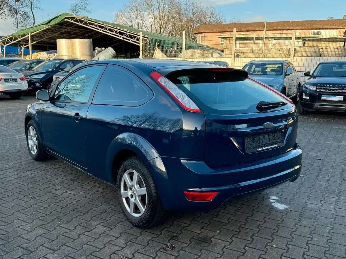 Second-hand Ford Focus Style 80 CP (58 kW) 2008 Albastru Hatchback