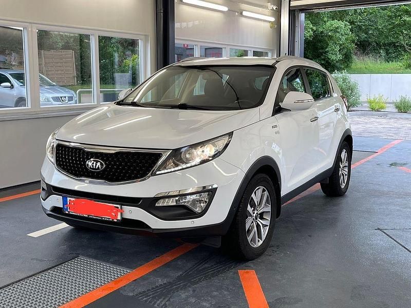 Weiß Gebraucht 2014 Kia Sportage SUV | 9.800 € (Fairer Preis) - Bild 1/4