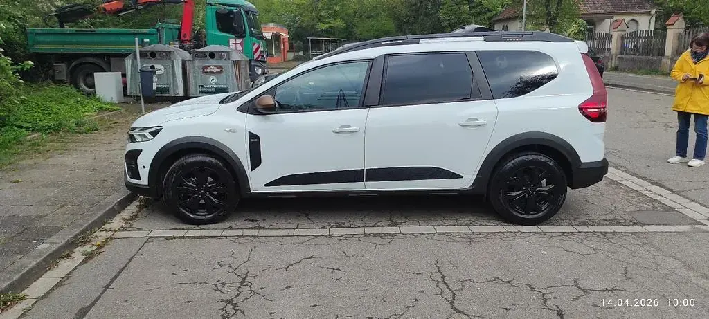 Gebraucht Dacia Jogger Extreme 101 PS (74 kW) 2024 Weiß Van / Kleinbus