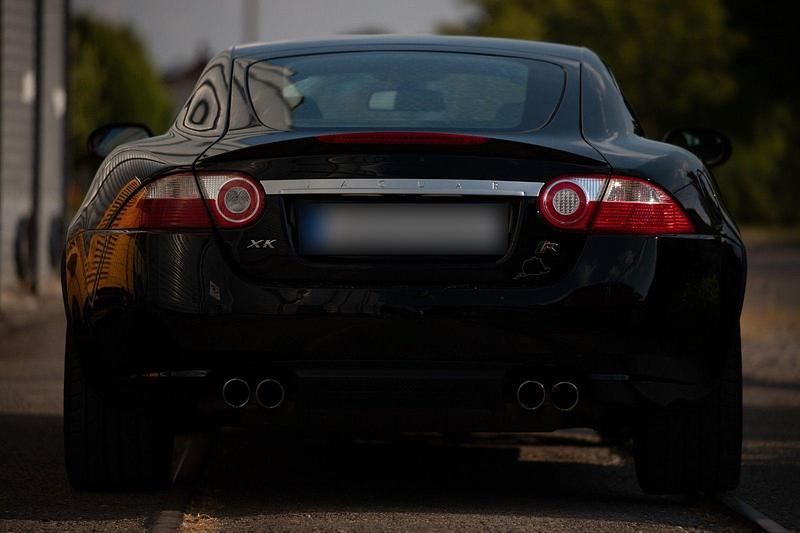 Używany Jaguar XKR 416 KM (305 kW) 2007 Czarny Coupe