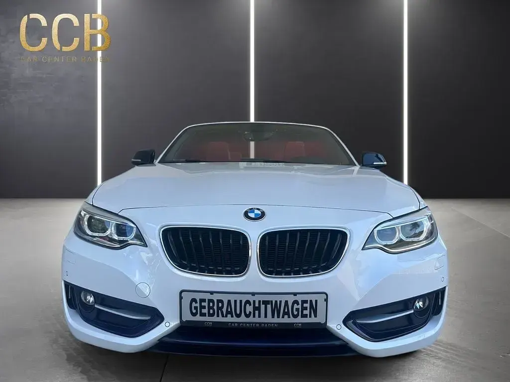 Gebraucht BMW 220 Sport Line 190 PS (139 kW) 2015 Weiß Cabrio