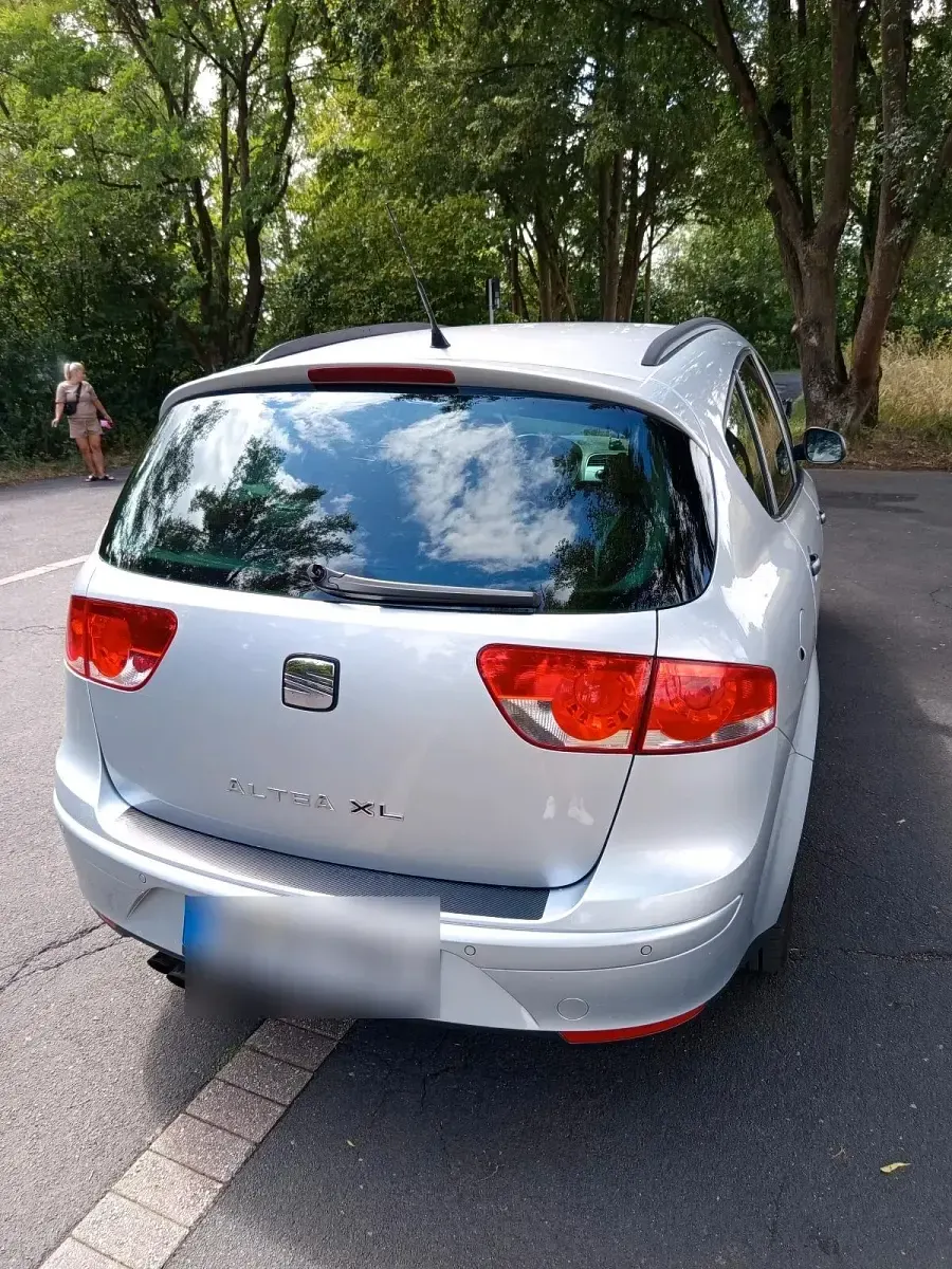 Gebraucht Seat Altea XL 125 PS (91 kW) 2009 Silber Van / Kleinbus