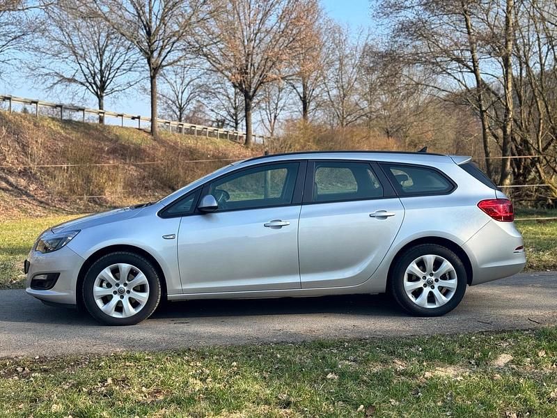 Gebraucht Opel Astra 110 PS (80 kW) 2014 Silber Kombi