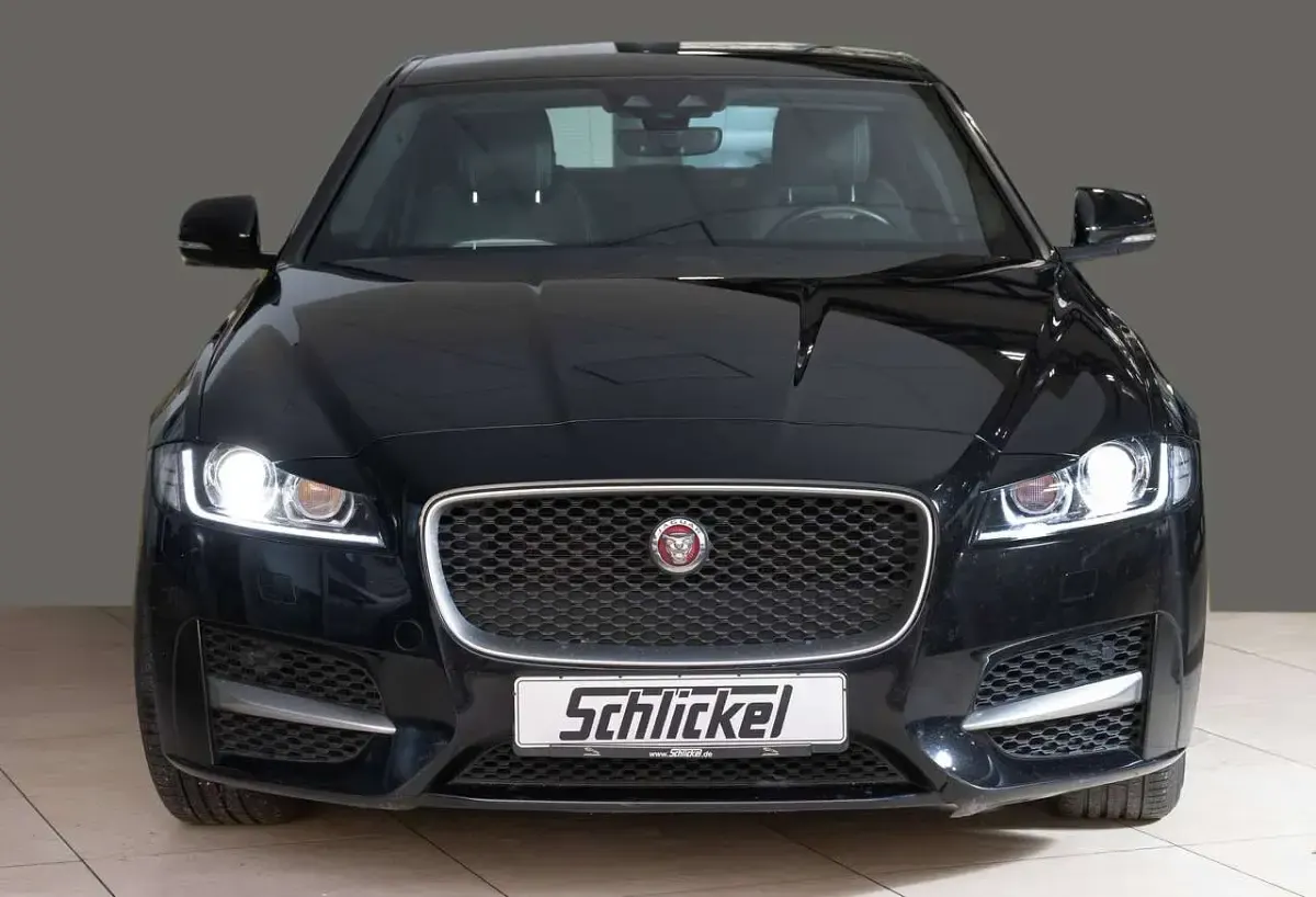 Gebraucht Jaguar XF R-Sport 300 PS (220 kW) 2018 Narvik black Limousine