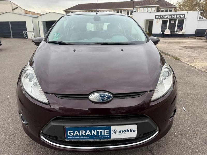 Gebraucht Ford Fiesta Titanium 82 PS (60 kW) 2009 Rot Kleinwagen
