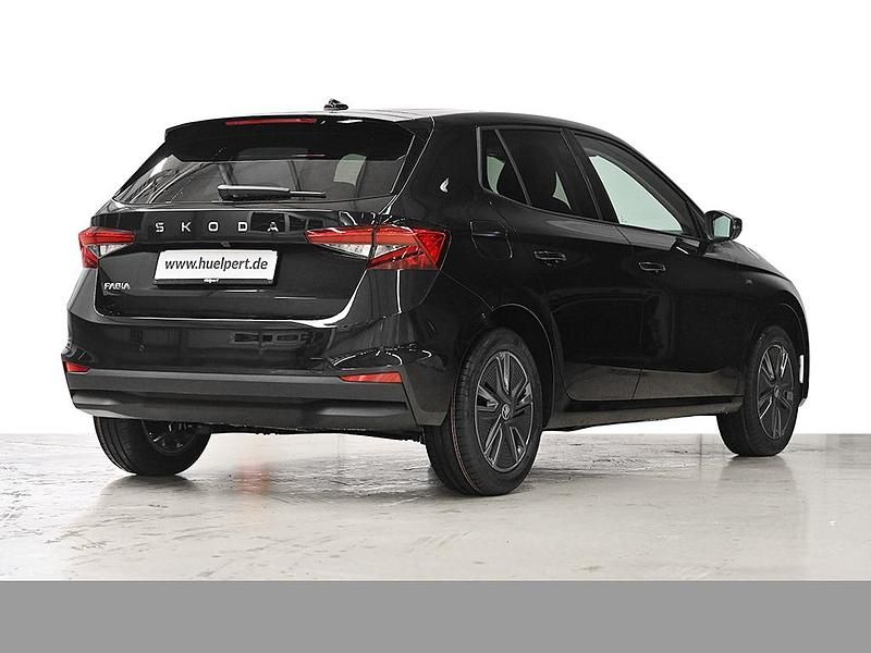 Neu Skoda Fabia Tour 116 PS (85 kW) 2026 Moonweiß perleffekt Kleinwagen
