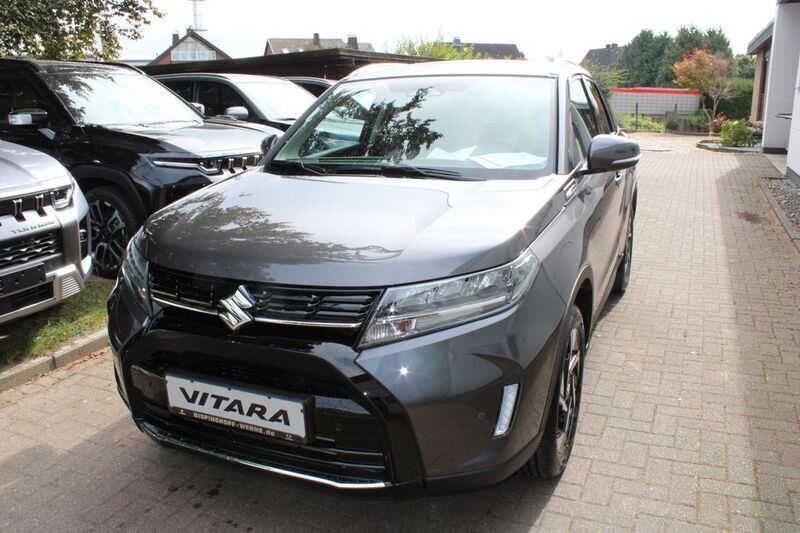 Grau Neu 2024 Suzuki Vitara Comfort+ SUV | 24.495 € (Fairer Preis) - Bild 1/4