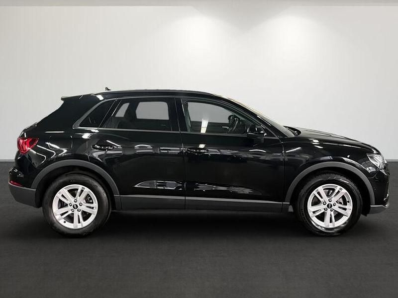 Gebraucht Audi Q3 Business 150 PS (110 kW) 2022 Mythosschwarz metallic SUV