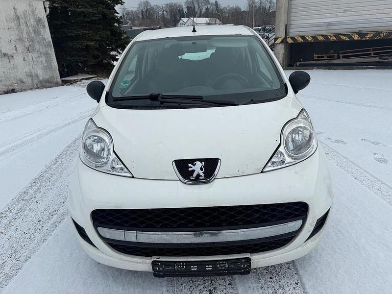 Weiß Gebraucht 2009 Peugeot 107 Kleinwagen | 490 € (Guter Preis) - Bild 1/4
