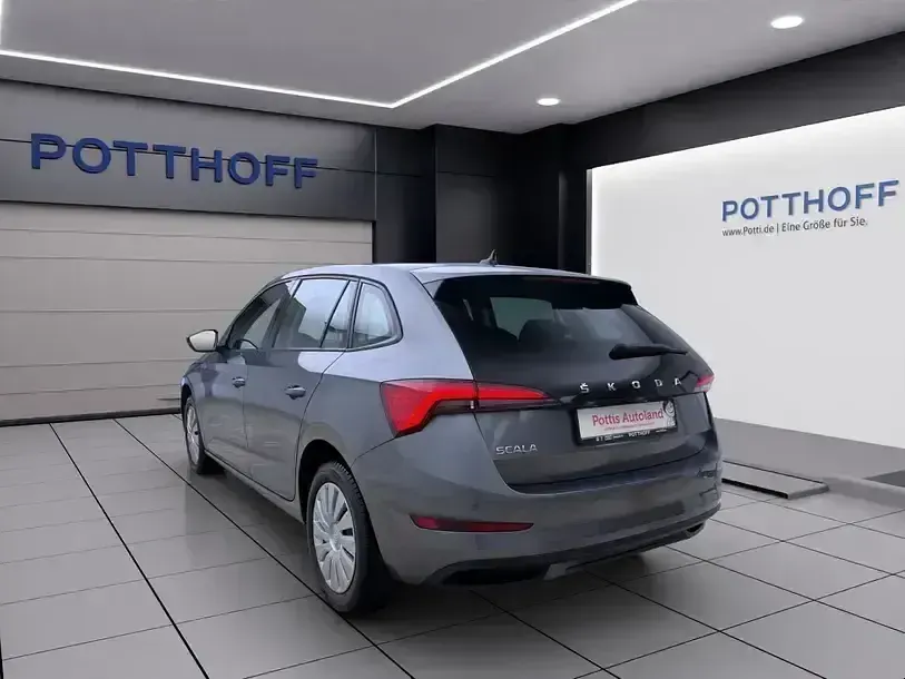 Gebraucht Skoda Scala Ambition 150 PS (110 kW) 2023 Graphitegrau metallic Kleinwagen