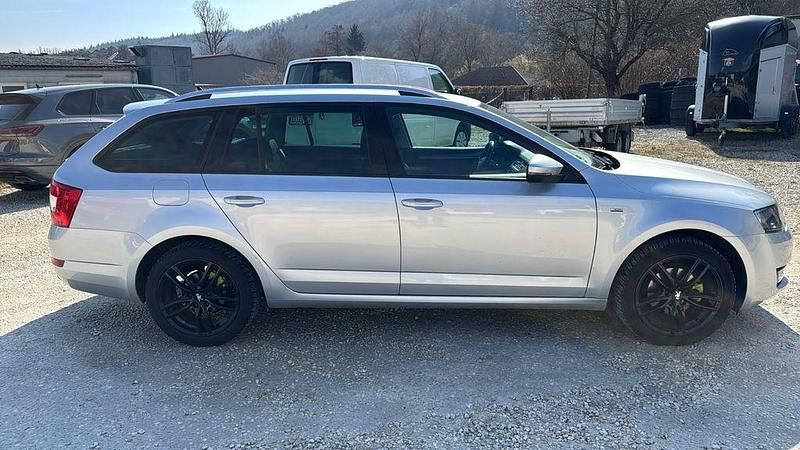 Gebraucht Skoda Octavia Joy 110 PS (80 kW) 2017 Silber Kombi
