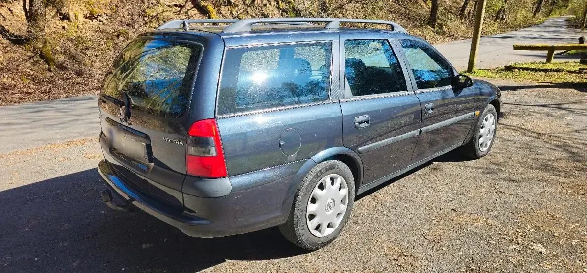Gebraucht Opel Vectra 116 PS (85 kW) 1997 Blau Kombi