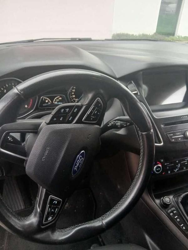 Gebraucht Ford Focus Cool & Connect 120 PS (88 kW) 2018 Schwarz Limousine