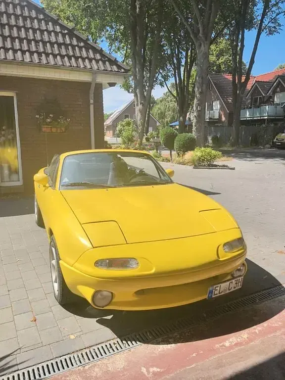 Gebraucht Mazda MX5 131 PS (96 kW) 1990 Gelb Cabrio