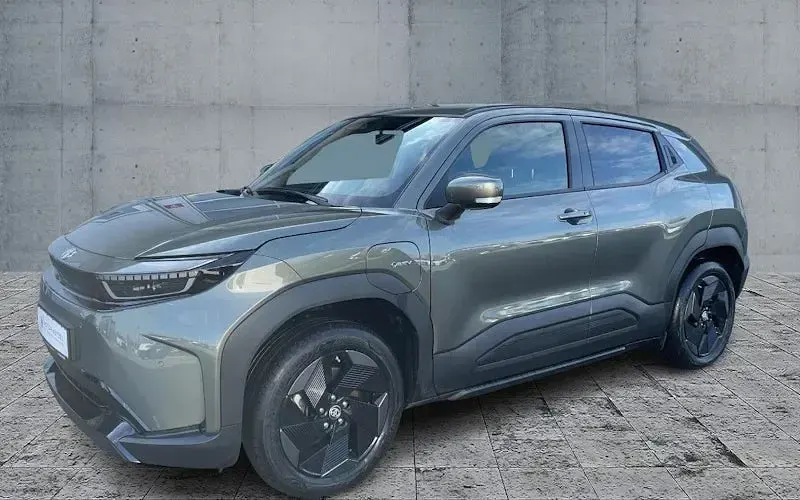 Neu Toyota Urban Cruiser 127 kW (174 PS) 2026 Grün SUV
