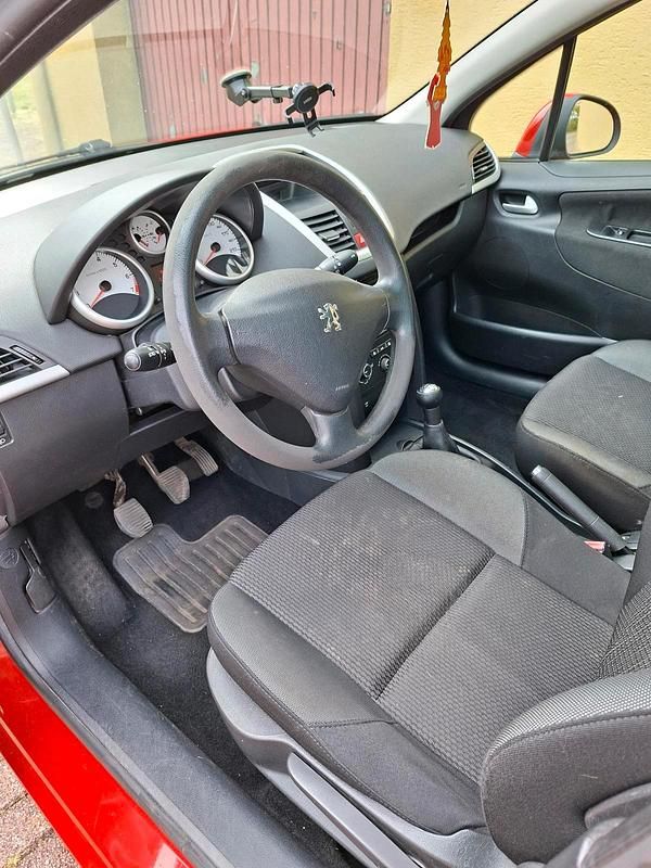 Gebraucht Peugeot 207 Filou 73 PS (53 kW) 2009 Rot Kombi