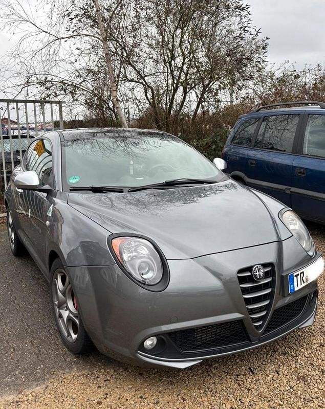 Grün Gebraucht 2012 Alfa Romeo MiTo Quadrifoglio Verde Kleinwagen | 8.900 € (Teuer) - Bild 1/4