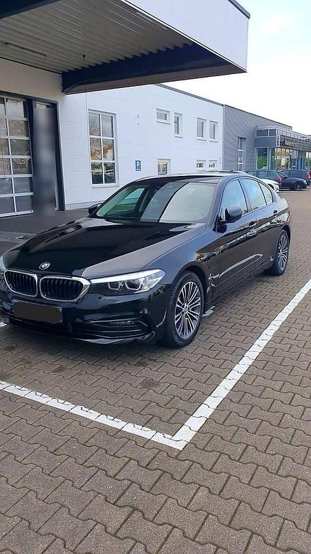 Schwarz Gebraucht 2018 BMW 530e iPerformance Limousine | 21.000 € (Superpreis) - Bild 1/4