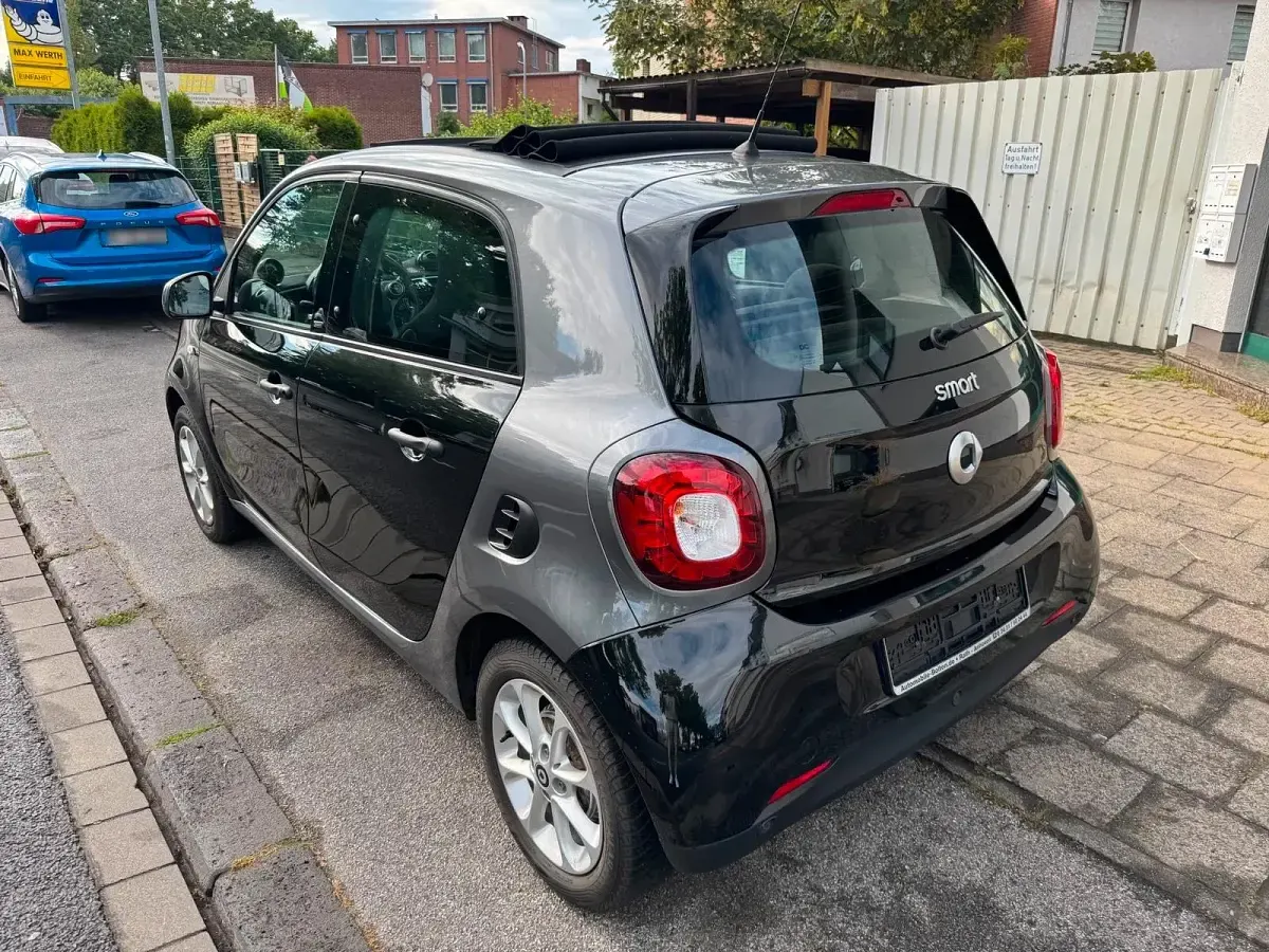 Gebraucht Smart ForFour 90 PS (66 kW) 2017 Schwarz Kleinwagen