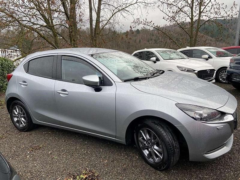 Gebraucht Mazda 2 Exclusive-Line 90 PS (66 kW) 2023 Sonic silver Kleinwagen