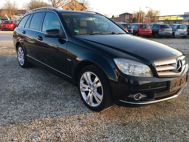 Gebraucht Mercedes C250 204 PS (150 kW) 2010 Schwarz Kombi