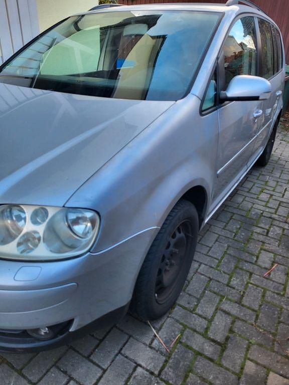 Gebraucht VW Touran Trendline 140 PS (102 kW) 2004 Silber Van / Kleinbus