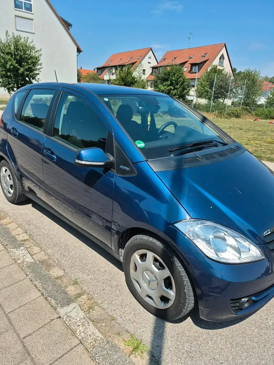 Gebraucht Mercedes A160 95 PS (69 kW) 2010 Blau Limousine