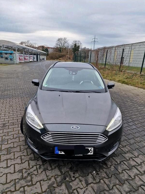 Gebraucht Ford Focus 120 PS (88 kW) 2015 Grau Kombi