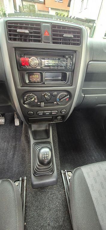 Grün Gebraucht 2009 Suzuki Jimny SUV | 7.200 € (Superpreis) - Bild 1/4