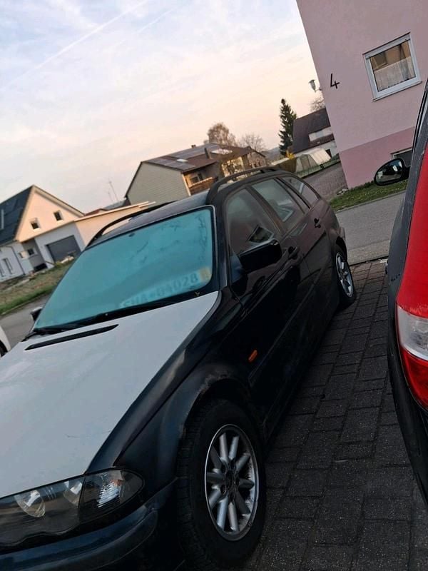 Second-hand BMW 318 150 CP (110 kW) 2000 Negru Break