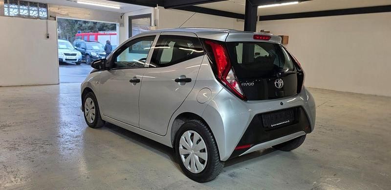 Gebraucht Toyota Aygo 72 PS (52 kW) 2019 Silber Kleinwagen