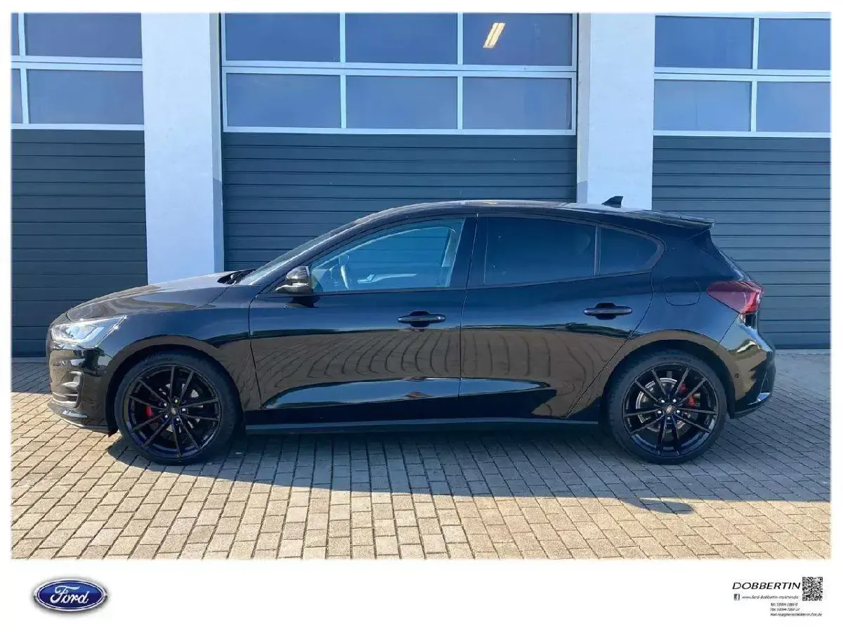 Gebraucht Ford Focus Titanium X 155 PS (114 kW) 2022 Obsidianschwarz metallic Limousine
