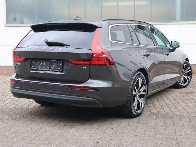 Gebraucht Volvo V60 120 PS (88 kW) 2024 Kombi